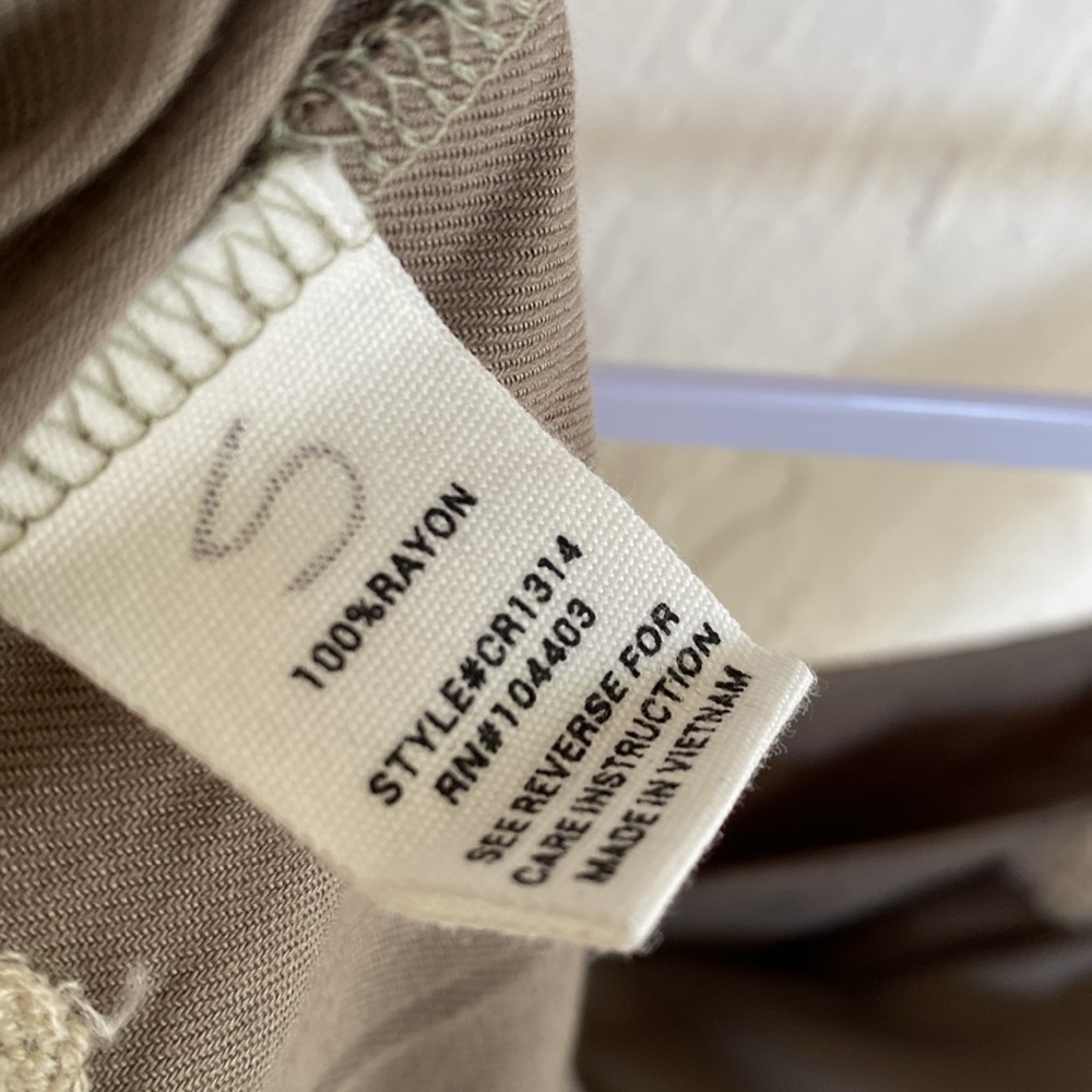 Daisies Polka Dot Pom2x Top - Picture 5 of 5